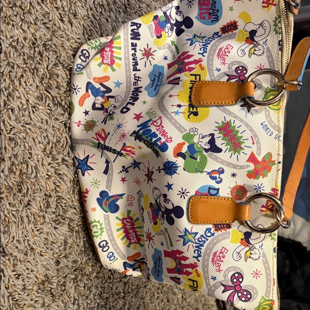 Dooney & Bourke Disney Inaugural Dopey leather Bag with white Leather - Picture 7 of 7